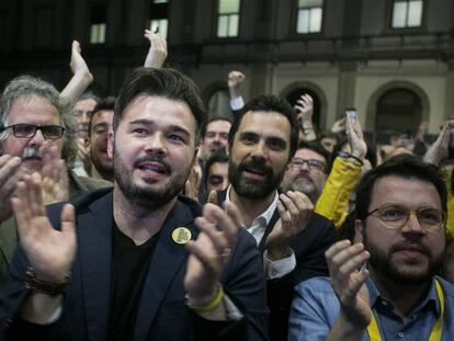 Joan Tardà, Gabriel Rufián, Roger Torrent y Pere Aragonès celebran los resultados.