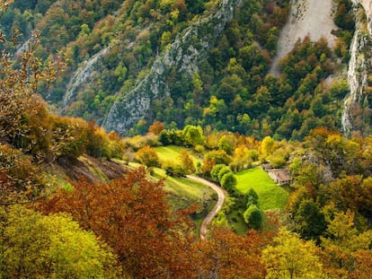 11 pueblos de Asturias en los que perderte este otoño