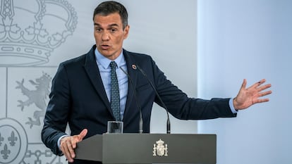 El presidente del Gobierno, Pedro Sánchez, en la rueda de prensa en Moncloa el martes.