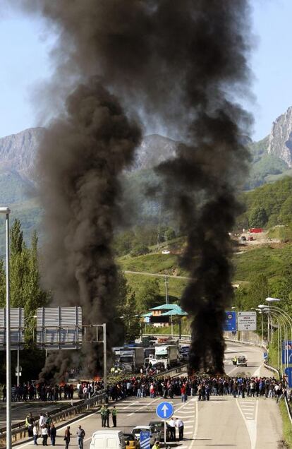 Autovía A-66 (Asturias-León) a la altura de Campomanes.