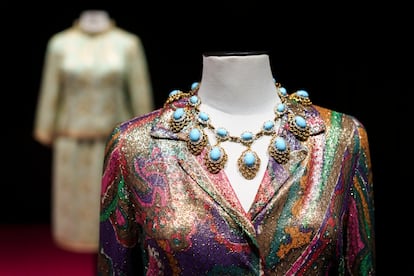 Estos trajes, (pantalones, camisas, americanas, faldas y vestidos) muestran la personalidad camaleónica de Gala, EFE/David Borrat