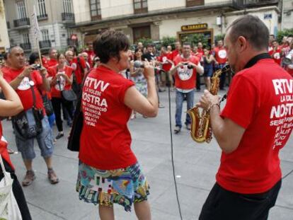 Imagen de la protesta de los trabajadores de RTVV ante la Generalitat.