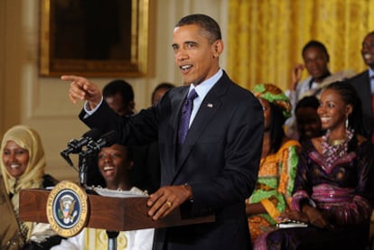 Barack Obama pronuncia un discurso durante el foro de líderes africanos en el Salón Este de la Casa Blanca.