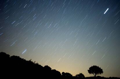 Lluvia de estrellas en en la sierra de Grazalema, C&aacute;diz.