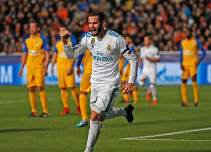 Nacho del Real Madrid celebra el gol.  
