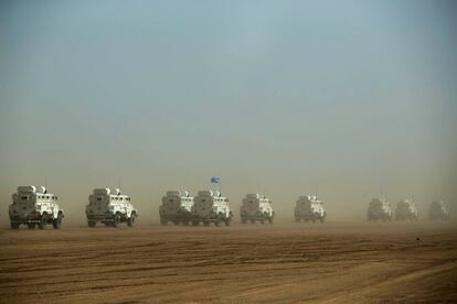 Cada mes MINUSMA organiza envíos logísticos involucrando a cientos de civiles y vehículos militares para abastecer las bases remotas de las Naciones Unidas en el norte de Malí.