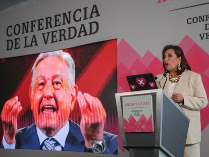 Xóchitl Gálvez habla sobre Andrés Manuel López Obrador, durante una de sus "Conferencias de la verdad"