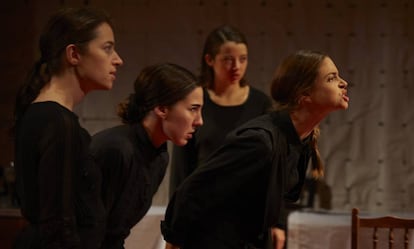 Un momento de &#039;La casa de Bernarda Alba&#039; que puede verse en el Cervantes Theatre de Londres.