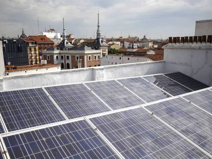 Paneles solares en una vivienda de Madrid.