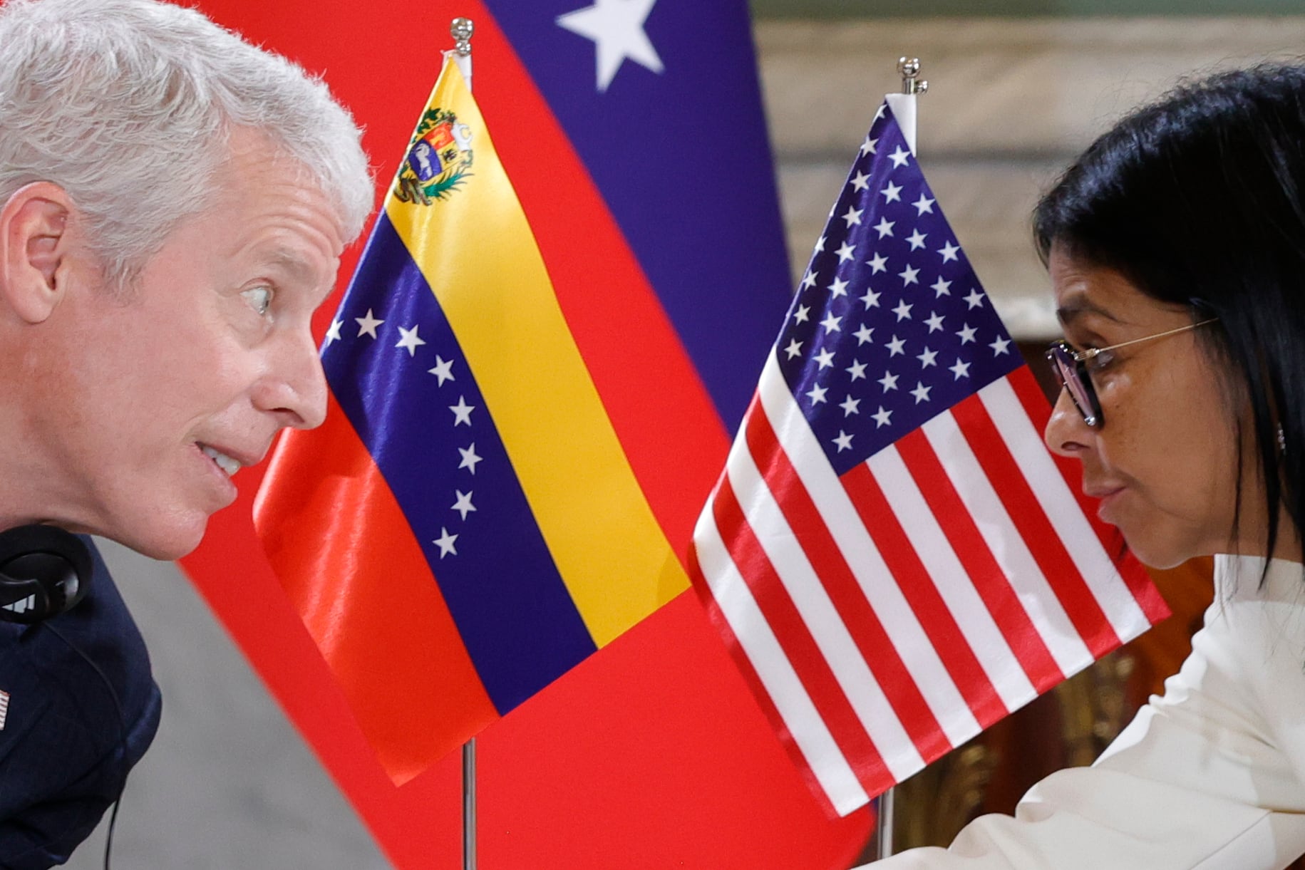 Han vendido Venezuela con los venezolanos adentro