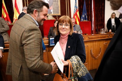 El alcalde pablo Ruz, y la concejal Aurora Rodil.