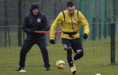 Lucas Pérez está ya a punto para jugar. En la imagen, en un entrenamiento.