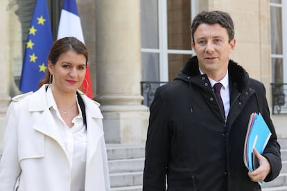 La secretaria de Estado para la Igualdad, Marlène Schiappa, y el portavoz del Gobierno, Benjamin Griveaux 