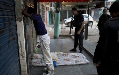 Detenci&oacute;n en una favela de R&iacute;o de Janeiro.