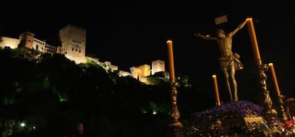 Procesión del Cristo de los Gitanos en Sacromonte, Granada.