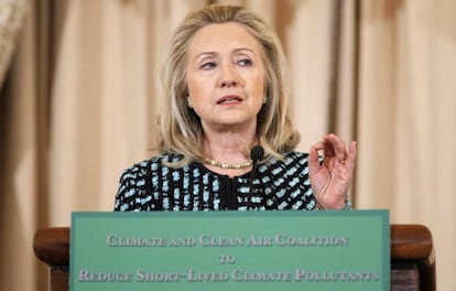 Hillary Clinton anuncia el acuerdo internacional para reducir la emisi&oacute;n de gases distintos al CO2. 