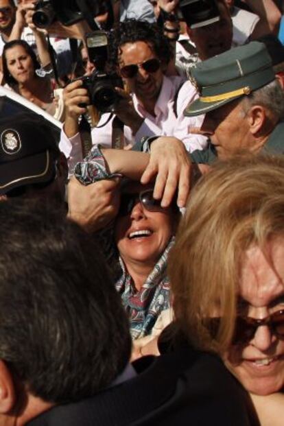 Isabel Pantoja sale del juzgado de Málaga el martes tras conocer su sentencia condenatoria.
