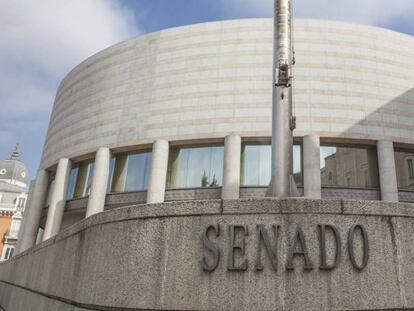 Fachada exterior del edificio del Senado, en Madrid.