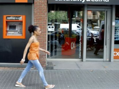 Sucursal de CatalunyaCaixa, marca comercial de Catalunya Banc, en Barcelona.