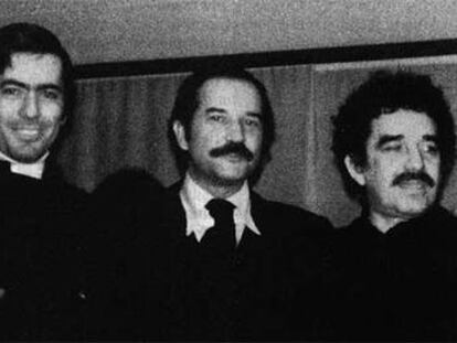 De izquierda a derecha, Mario Vargas Llosa, Carlos Fuentes y Gabriel García Márquez, en los años 60.