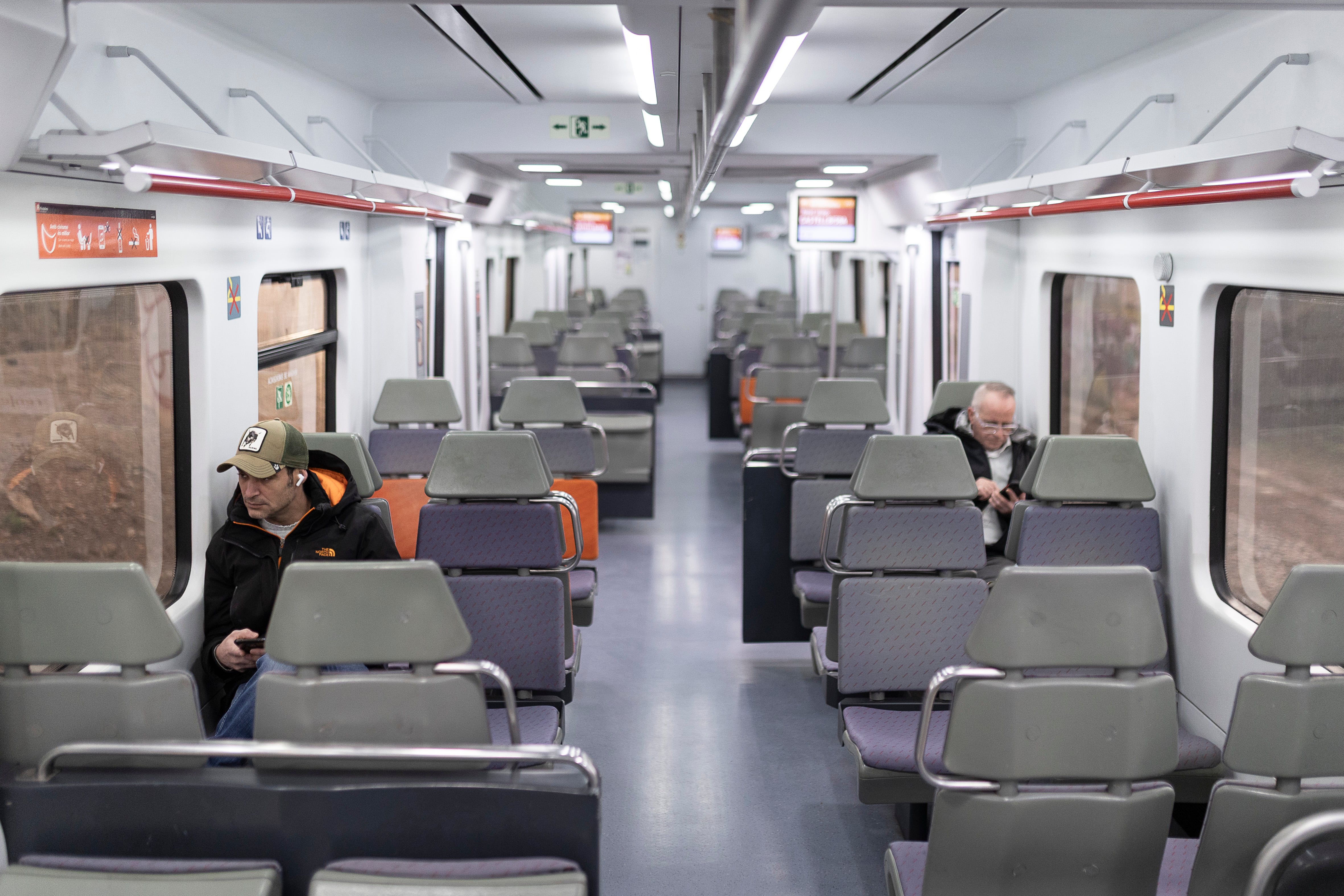 Un apuñalamiento en un vagón de tren obliga a cortar la R1 entre Santa Susanna y Pineda