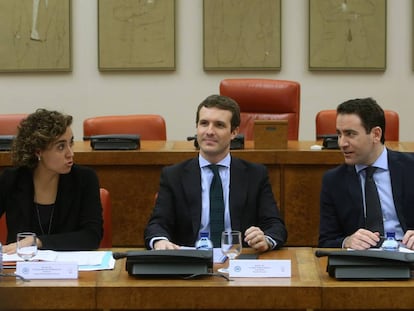 Pablo Casado (c) in Congress.