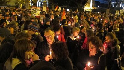 Protesta en Dubl&iacute;n en 2012, tras la muerte de una mujer a la que se le impidi&oacute; abortar. 