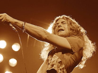 El británico Robert Plant, vocalista de Led Zeppelin, en una imagen tomada durante una actuación en 1972.