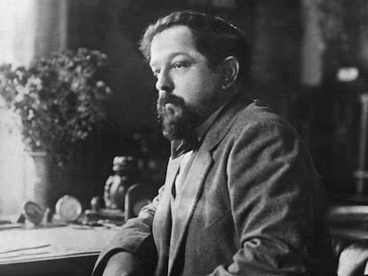 El compositor francés Claude Debussy (1862 - 1918), en una fotografía tomada en 1900.