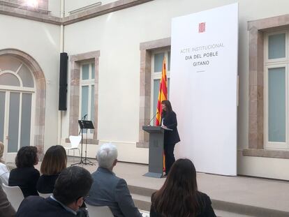 La presidenta del Parlament, Laura Borràs, durante la celebración del Día del Pueblo Gitano en el Parlament.