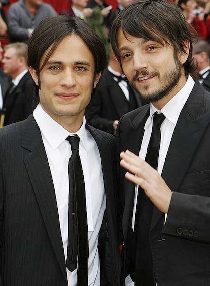 Los actores mexicanos Gael Garcia Bernal y Diego Luna no podan faltar a una ceremonia con ms sabor latino de los ltimos a?os debido a la gran cantidad de nominaciones a la que optan numerosos mexicanos y espa?oles.