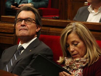 Artur Mas y Joana Ortega, en el Parlamento Catalán, la semana pasada.