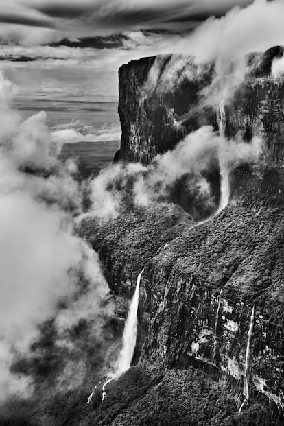 Mount Roraima, on the border between Brazil and Guyana. Mount Roraima National Park. Raposa Serra do Sol indigenous land, State of Roraima, 2018.