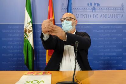 Rueda de prensa Alejandro Hernández, portavoz y diputado de VOX en el Parlamento andaluz.