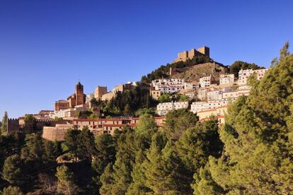 Vista del pueblo Segura de La Sierra, en Jaén, dentro del parque natural de las sierras de Cazorla, Segura y Las Villas.