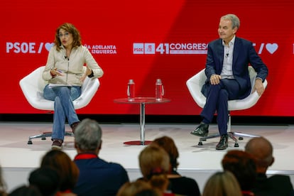 La vicepresidenta primera del Gobierno, María Jesús Montero y el expresidente del Gobierno José Luis Rodríguez Zapatero durante el Congreso Federal del PSOE en Sevilla.