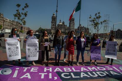 Las manifestantes en el Zócalo, en Ciudad de México, este martes.