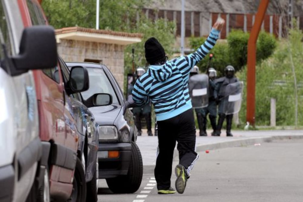 Tres detenidos por los cortes de los mineros en carreteras de León ...