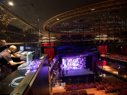 Interior de la sala principal del nuevo teatro Arteria Paral·lel, que gestiona la SGAE en Barcelona.