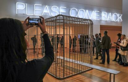 Perspectiva de la exposición 'Please Come Back ¿el mundo como prisión?'.