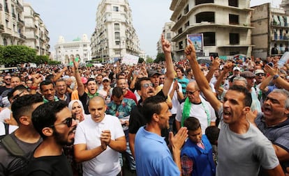 Manifestantes en las calles de Argelia rechazan el anuncio electoral, el pasado 17 de septiembre.