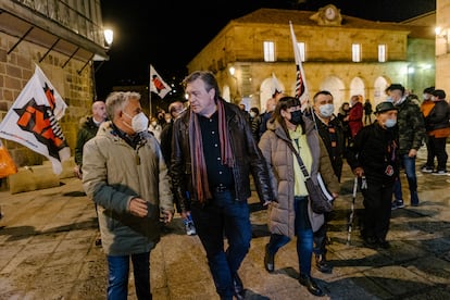 El candidato a la presidencia de la Junta de Castilla y León por ¡Soria ya!, Ángel Ceña, y el diputado de Teruel Existe, Tomás Guitarte, el 11 de febrero de 2022, en Soria.