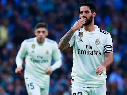 Isco celebra uno de sus goles ante el Melilla.