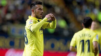 Nicola Sansone celebra un tanto
