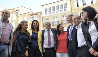 El exalcalde de Ourense junto a miembros de la corporaci&oacute;n de Ourense 