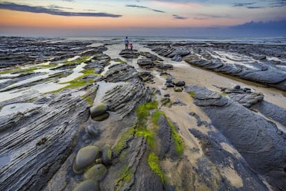 La salvaje playa de Ogeia, en Ispaster (País Vasco).