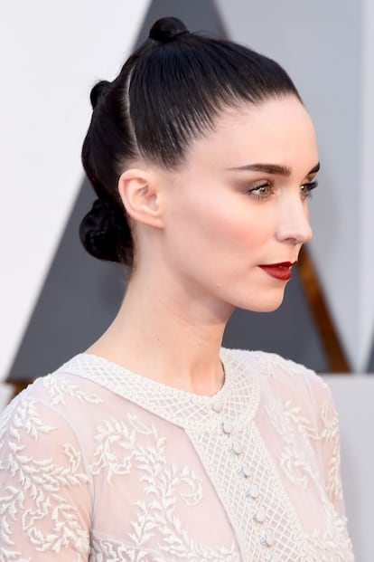 Rooney Mara se marcó un Rey en El despertar de la fuerza haciéndose un peinado con 3 moñitos.