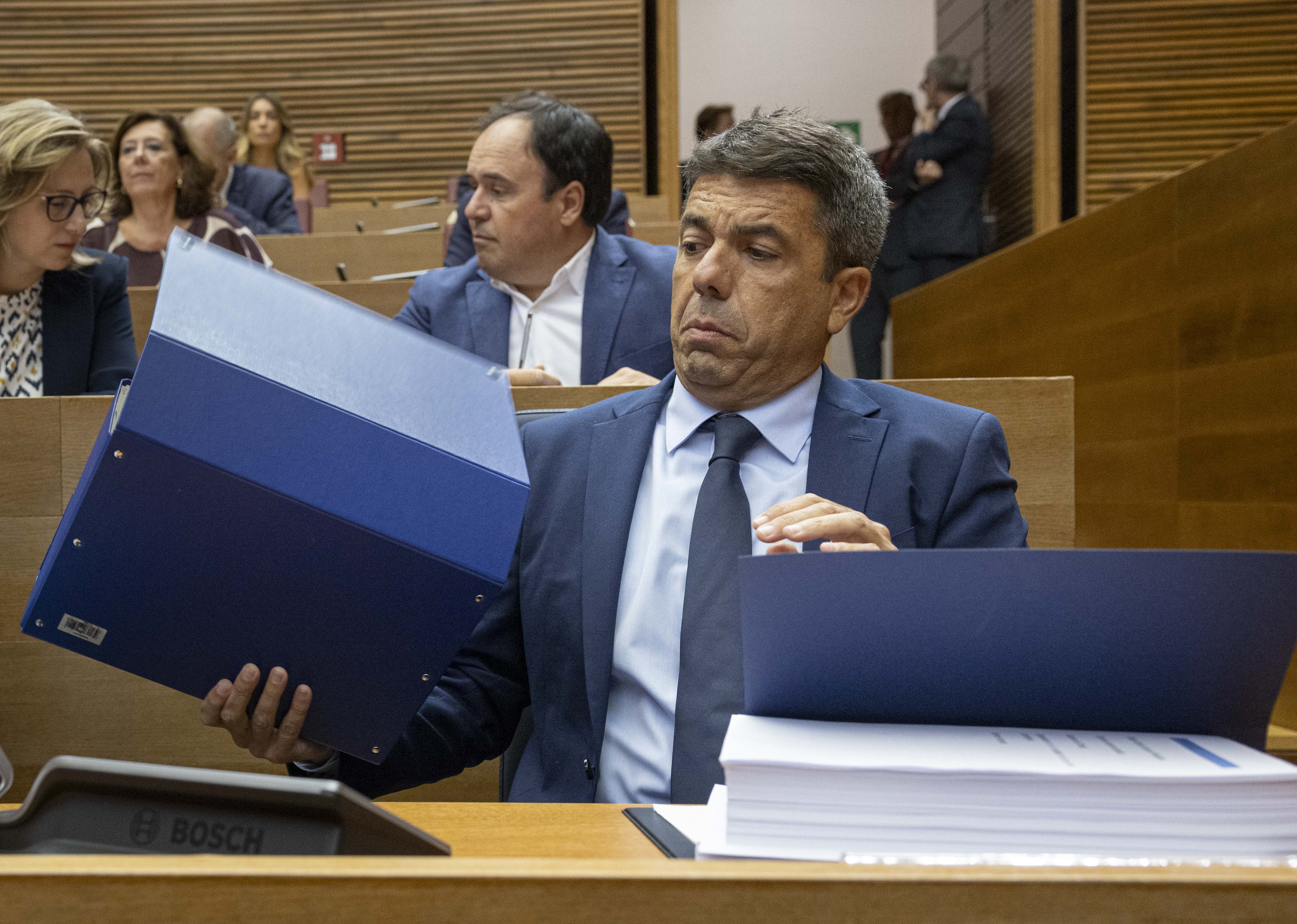 El presidente de la Generalitat, Carlos Mazón, en Las Cortes Valencianas, en Valencia, el pasado septiembre. 
