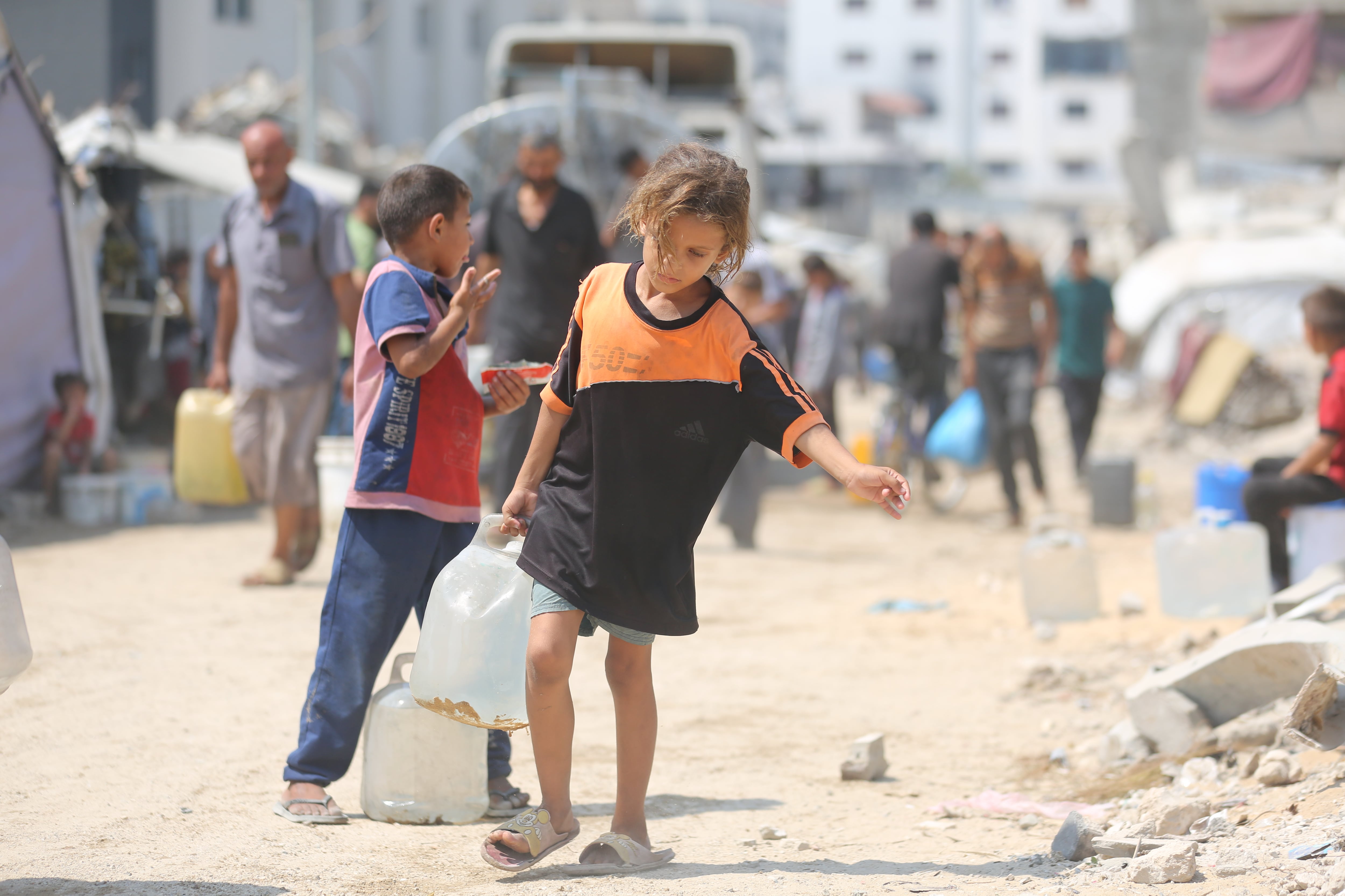 Última hora del conflicto en Oriente Próximo, en directo | El Gobierno de Gaza alerta de que 40.000 bebés y 60.000 niños pueden morir “en cuestión de días” por el desabastecimiento