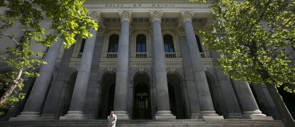 Fachada de la Bolsa de Madrid.